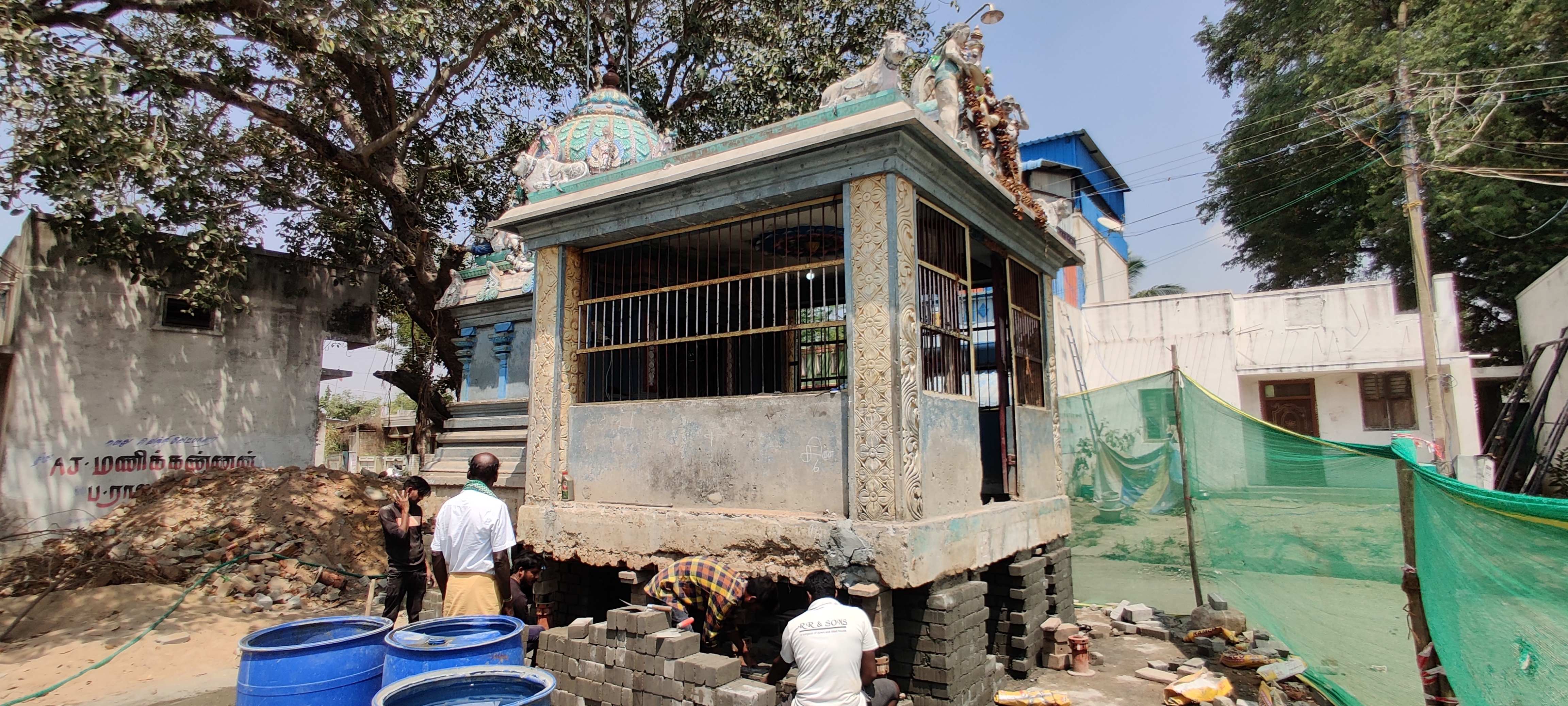 House being lifted up to 12.5 feet to create stilt parking beneath it in Tirupati, Andhra Pradesh